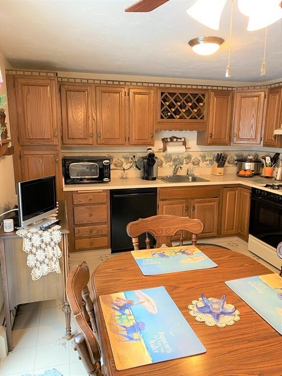 37 Crystal Way, Bellingham, MA 02019 - photo 4