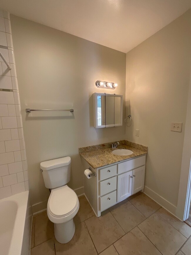 606 Aurora St unit Gar Apt, Houston, TX 77008 - photo 5