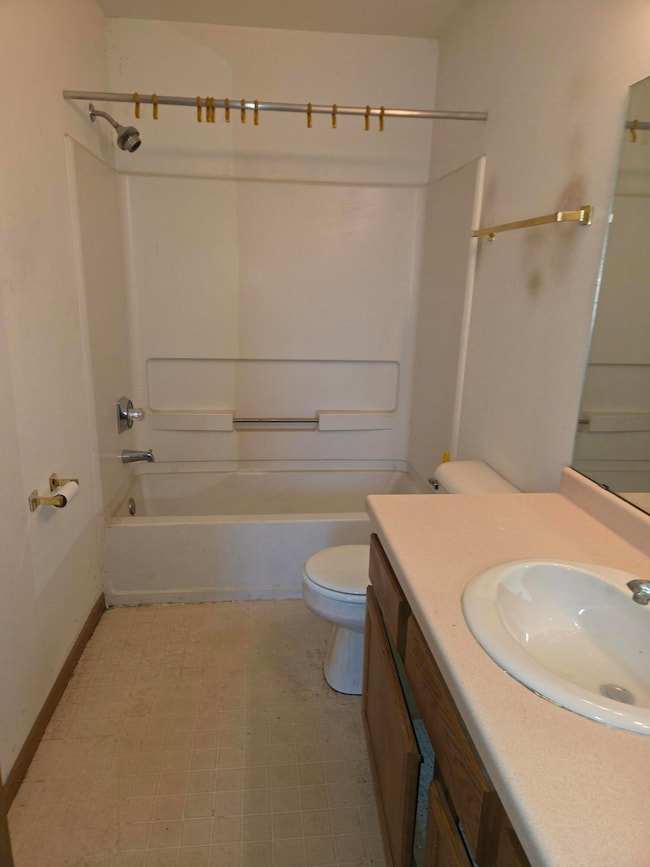 3651 E Barbara Ct unit 10, Oak Creek, WI 53154 - photo 6