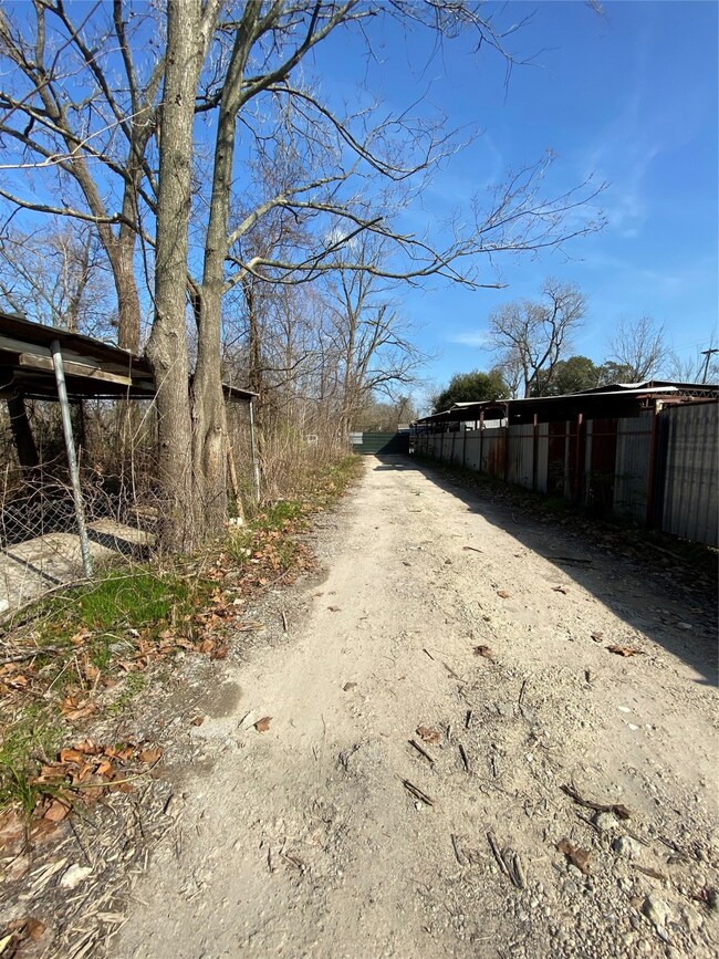 11738 Aldine Westfield Rd, Houston, TX 77093 - photo 7