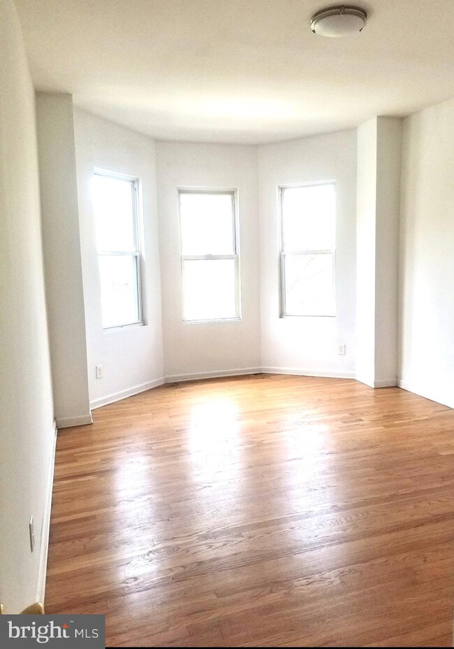 805 Brooks Ln unit 2, Baltimore, MD 21217 - photo 2