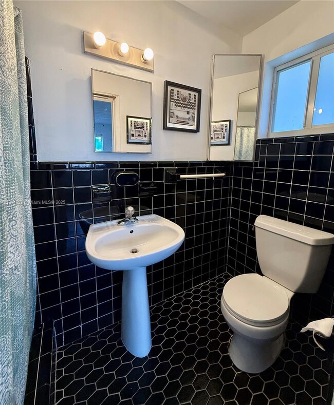 7340 Allen Dr, Hollywood, FL 33024 - photo 7