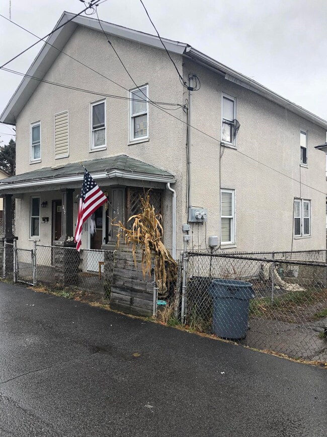 319 Evans Ct, Scranton, PA 18504 - photo 2