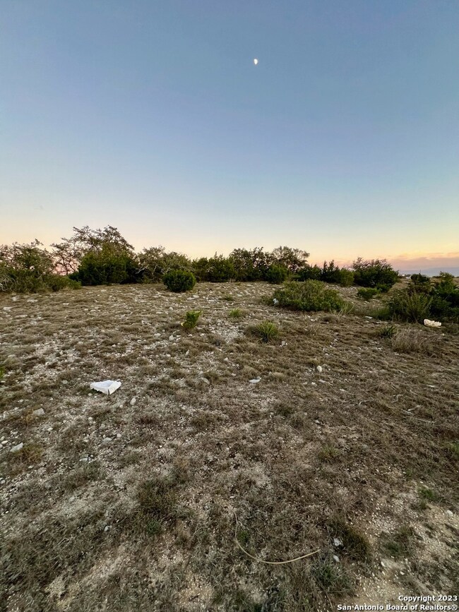 10202 Nina Ridge, San Antonio, TX 78255 - photo 7