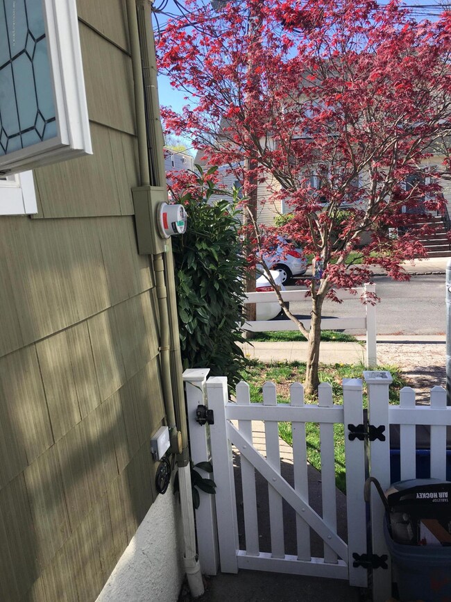 145 Garrison Ave, Staten Island, NY 10314 - photo 4