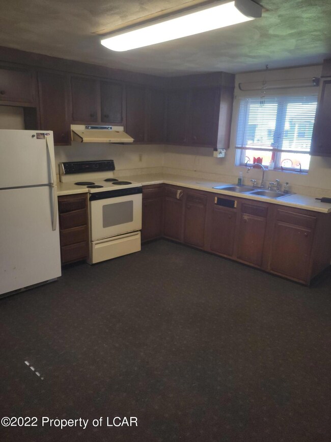 97 Maxwell St, Wilkes Barre, PA 18702 - photo 3