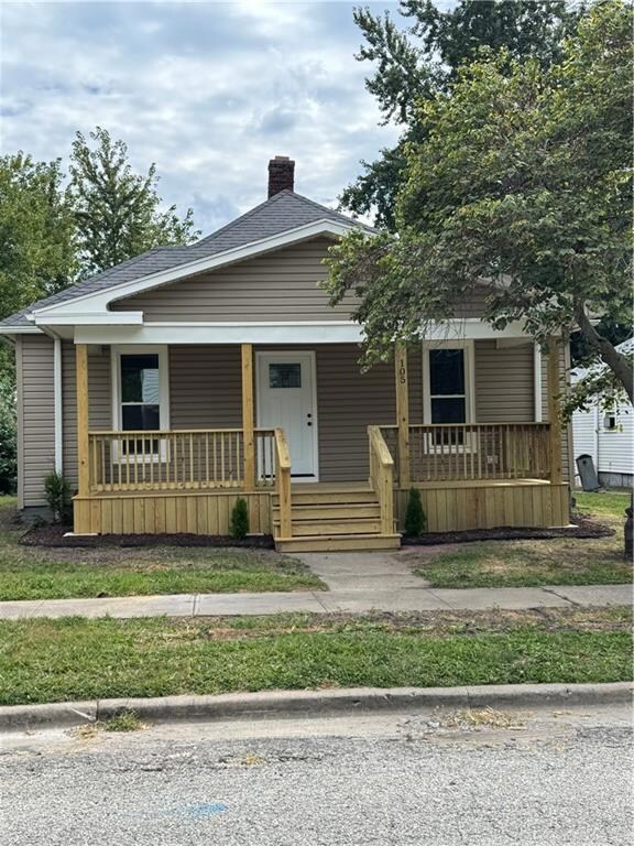 105 E 14th St, Higginsville, MO 64037 - photo 2