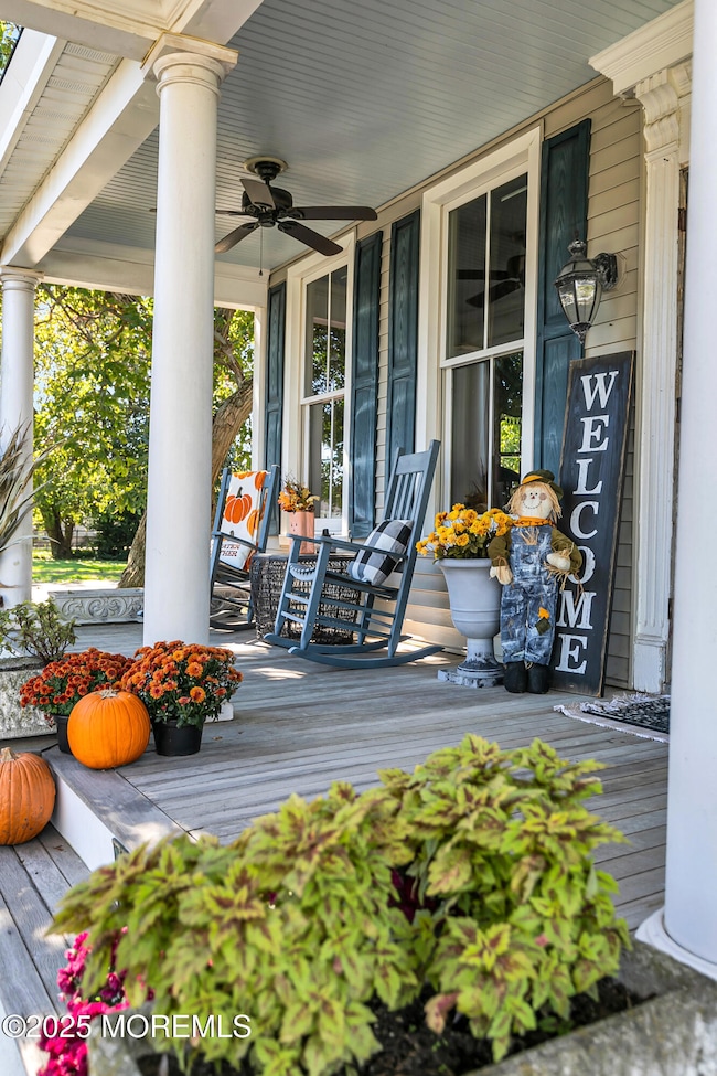 Welcome to 11 Golf St