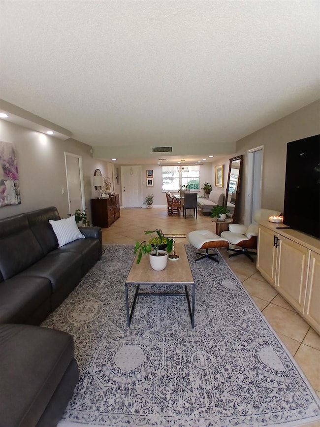 907 Cypress Terrace unit 104, Pompano Beach, FL 33069 - photo 5