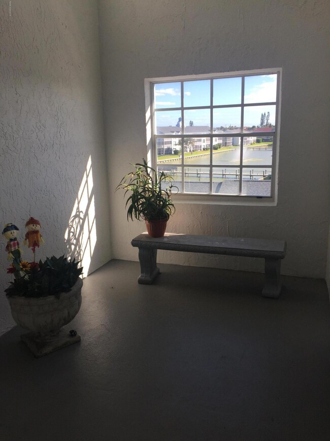Lobby - 4th floor
