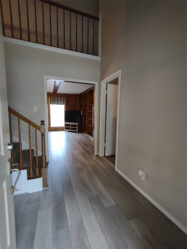 8210 Tiger Ln, Houston, TX 77040 - photo 7