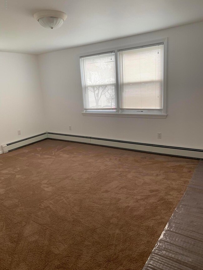 39 Pemberwick Rd, Greenwich, CT 06831 - photo 3