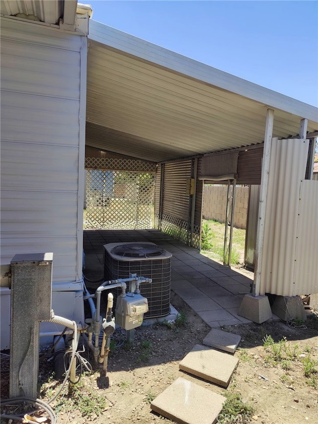 26245 Baseline St unit 22, Highland, CA 92346 - photo 6