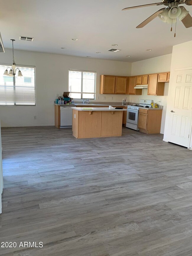 1442 E Peartree Ln, Gilbert, AZ 85298 - photo 3