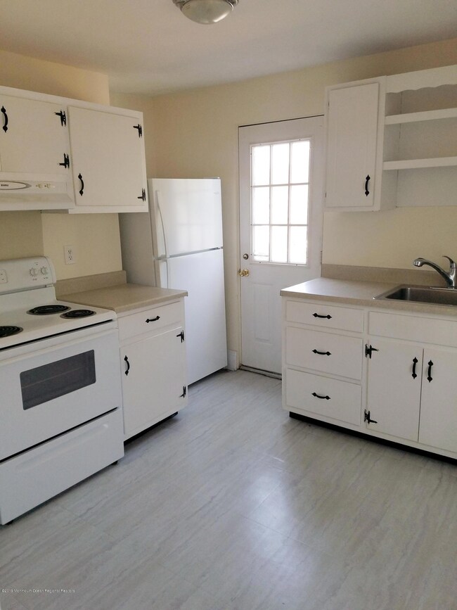 77 Beers St unit B, Keyport, NJ 07735 - photo 3