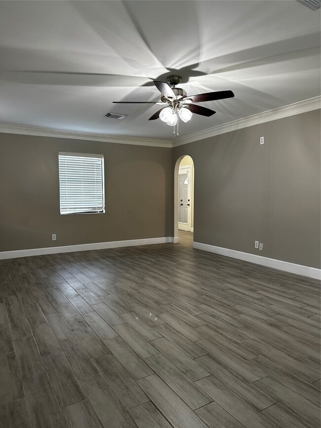 4147 Erie St, Houston, TX 77087 - photo 5