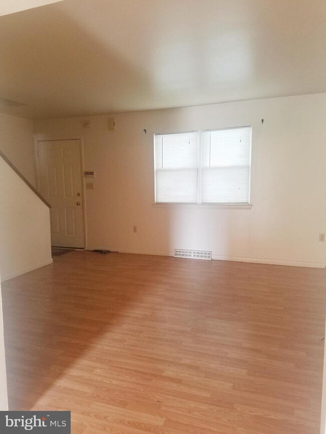 714 Crescent Ave, Reading, PA 19605 - photo 2