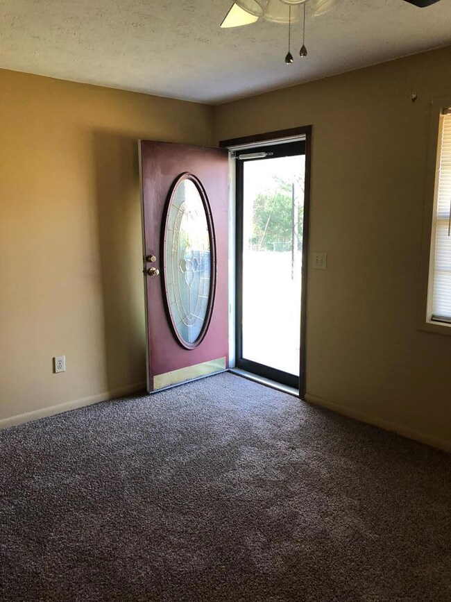 1502 Wynn Ave, Douglas, GA 31533 - photo 2