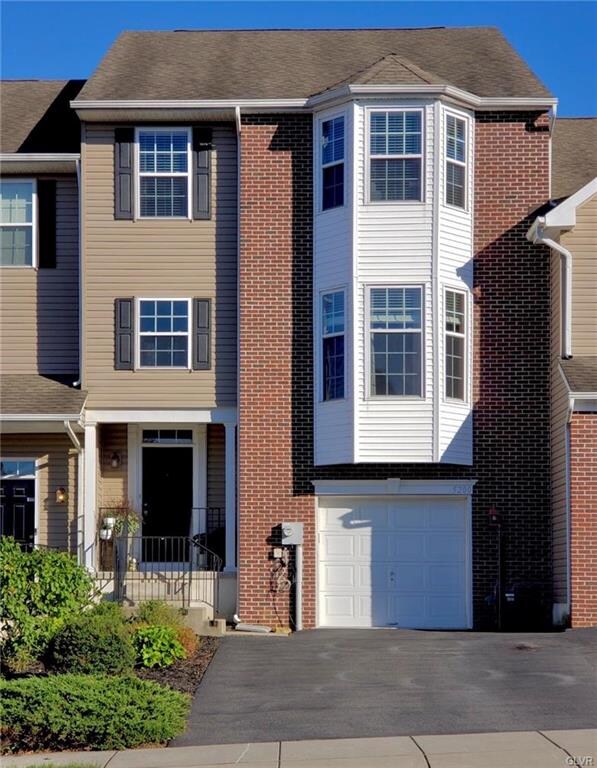 5200 Spring Ridge Dr E, Macungie, PA 18062 - photo 2