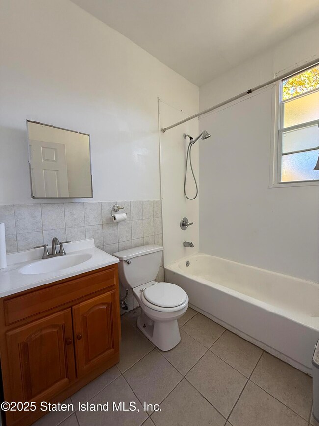 243 Jewett Ave unit 1, Staten Island, NY 10302 - photo 4