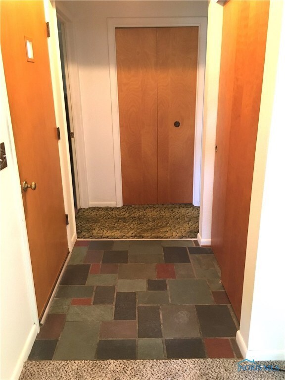 5620 E Rowland Rd, Toledo, OH 43613 - photo 3