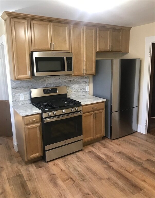 212 Robbins St unit 212, Waltham, MA 02453 - photo 3