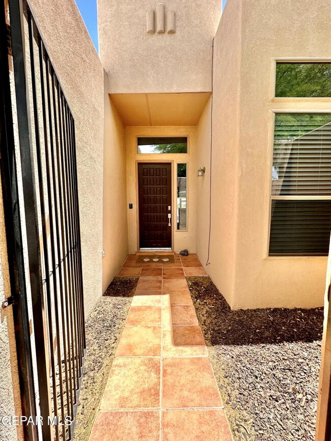 14016 Highweed Dr, El Paso, TX 79928 - photo 3