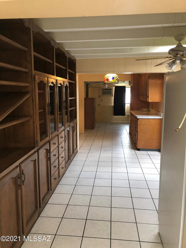 entry to kitchen