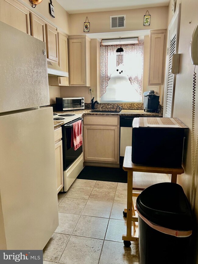 824 South Ave unit P3, Secane, PA 19018 - photo 4