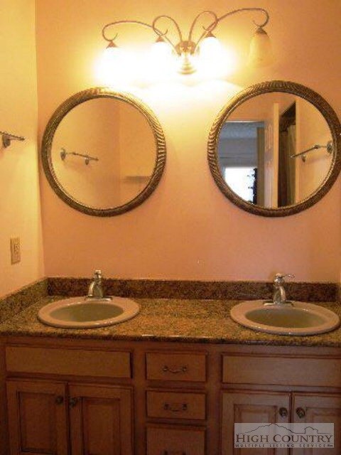 654 the Glens Blvd unit B, Banner Elk, NC 28604 - photo 5