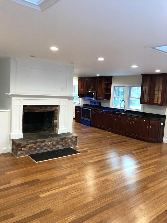 81 Onset Ave, Buzzards Bay, MA 02532 - photo 6