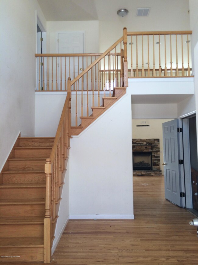 42 Aleksander Blvd, Mountain Top, PA 18707 - photo 2