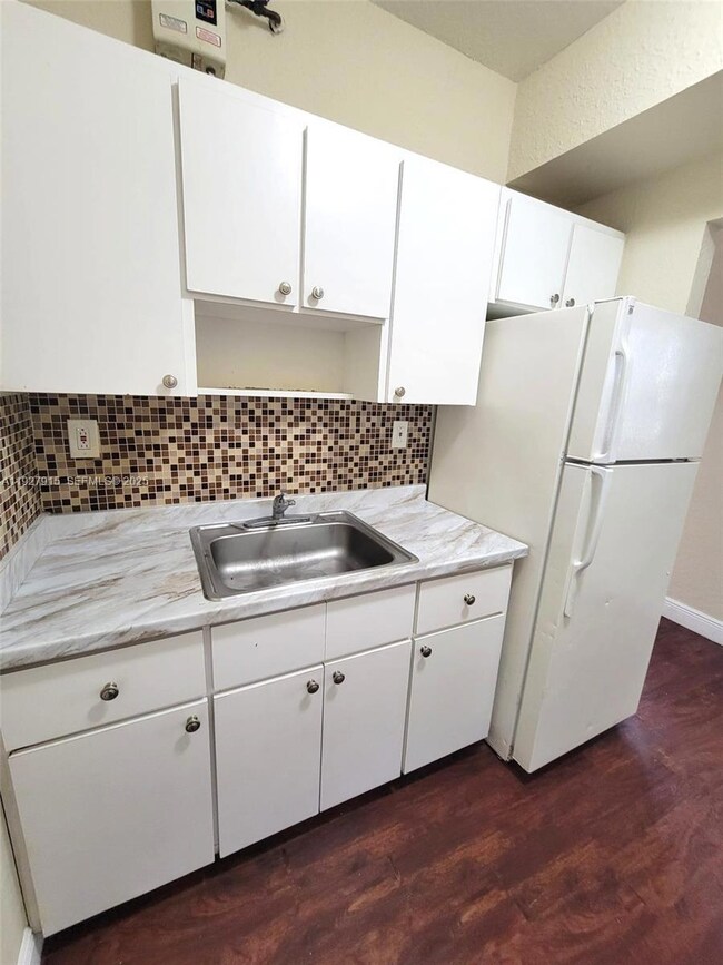 237 NW 10th Ave unit 1, Miami, FL 33128 - photo 7