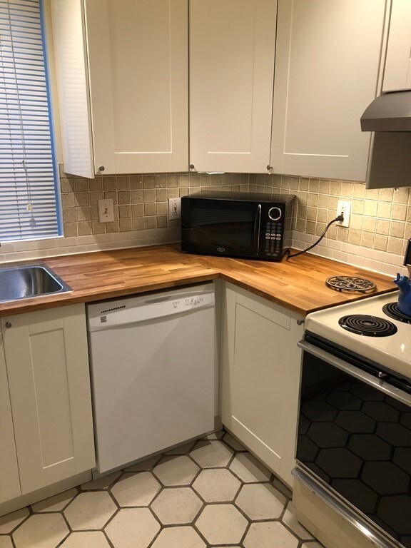 121 Salem St unit 3D, Boston, MA 02113 - photo 5