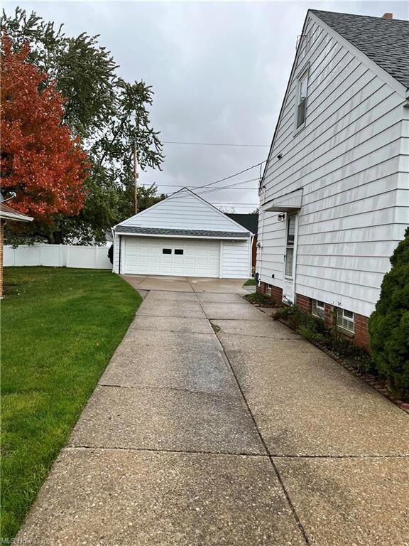 1853 Rush Rd, Wickliffe, OH 44092 - photo 2