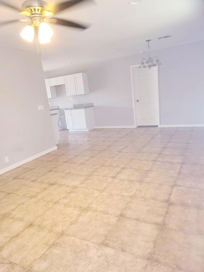 4640 W Mitchell Dr, Phoenix, AZ 85031 - photo 3