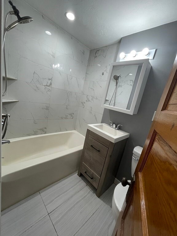 36 Sampson St unit 36, South Grafton, MA 01560 - photo 3