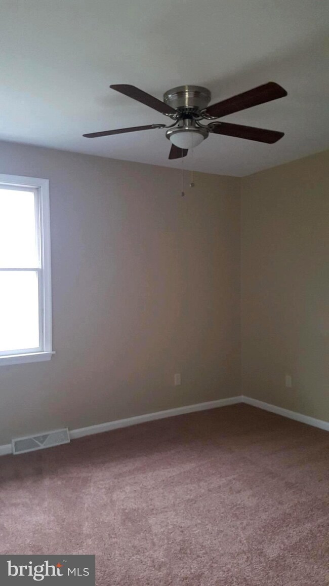 2 Merion Rd, Newark, DE 19713 - photo 4