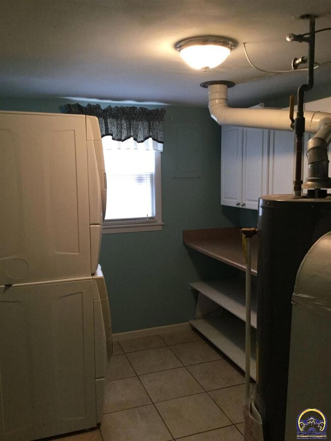 6041 SW 46th Terrace, Topeka, KS 66610 - photo 4