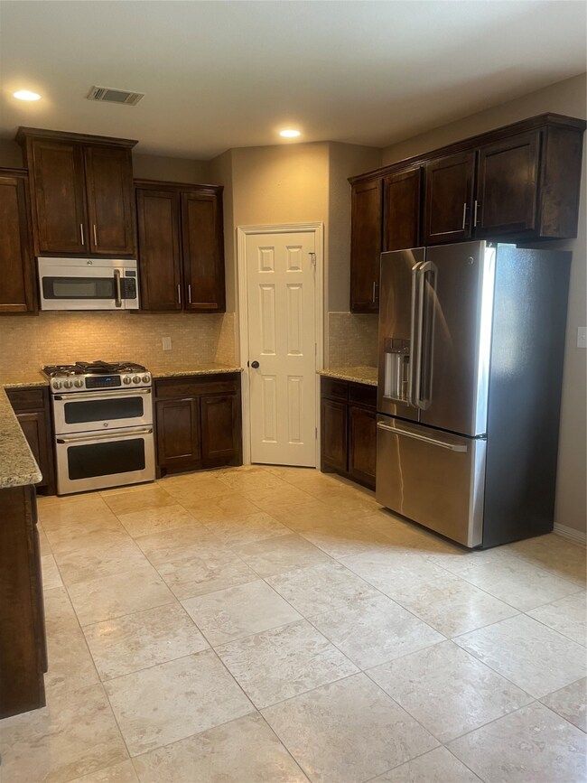 Double oven!  All upgraded appliances!