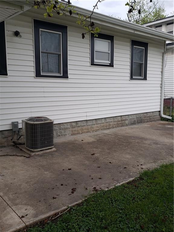 242 N 17th Ave, Beech Grove, IN 46107 - photo 7