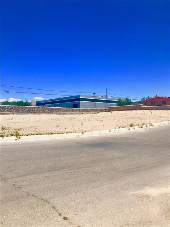 8305 Loma Terrace Rd, El Paso, TX 79907 - photo 2