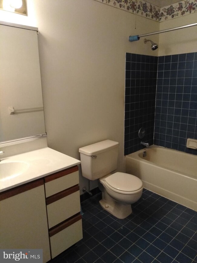 270 Wood Stream Ct, Langhorne, PA 19047 - photo 3