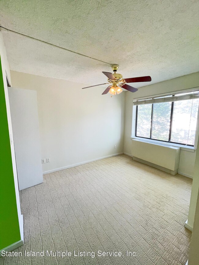 Chestnut Hill at Essex Park unit 3C, Staten Island, NY 10314 - photo 6