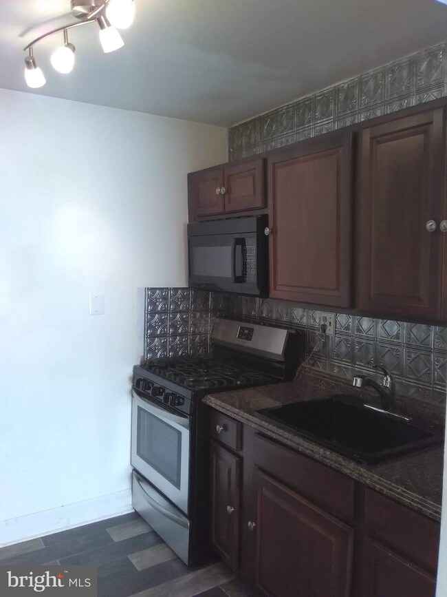 3803 Saint Barnabas Rd unit T3, Suitland, MD 20746 - photo 5