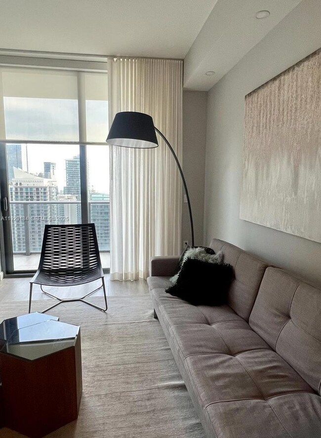 55 SW 9th St unit 4205, Miami, FL 33130 - photo 7