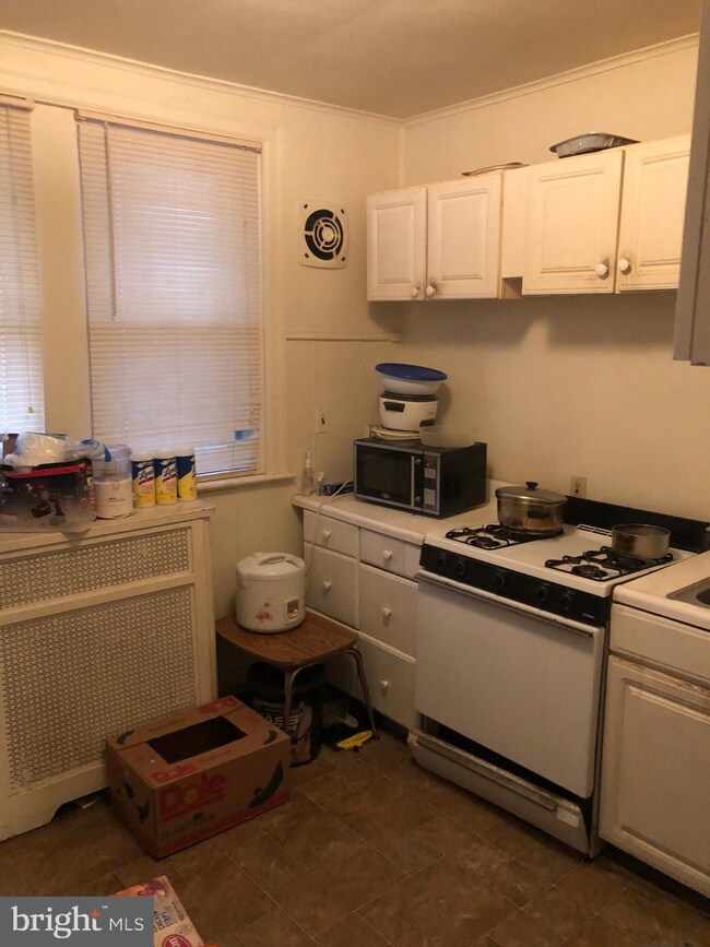 324 Berbro St, Darby, PA 19023 - photo 6