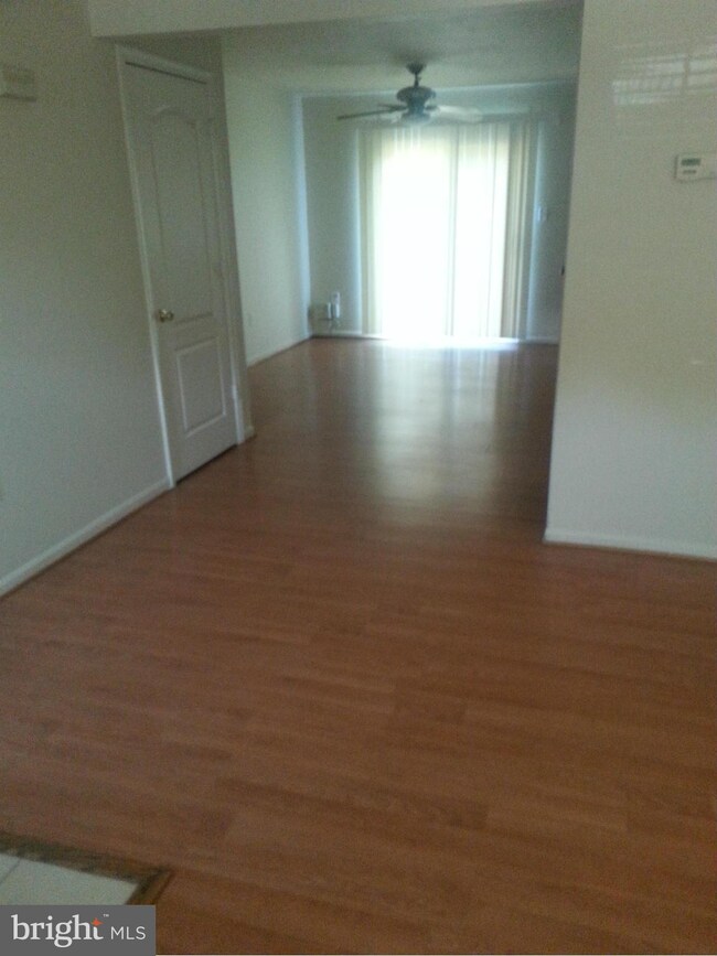 872 Nalley Rd, Hyattsville, MD 20785 - photo 2