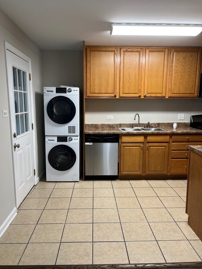 2300 Central Rd, Rolling Meadows, IL 60008 - photo 4