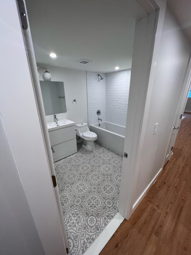 227 Angelique St unit 1, Weehawken, NJ 07086 - photo 5